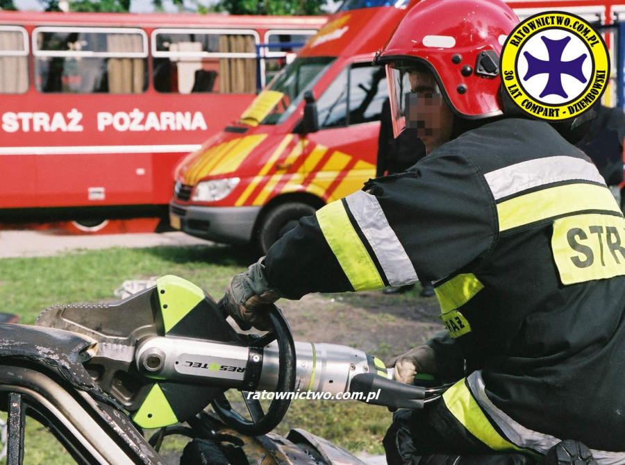 COMPART Zbigniew Dziembowski Centrum Sprztu Ratowniczego - Resqtec Zumro rescue 0444 (www.ratownictwo.com.pl) 30 lat